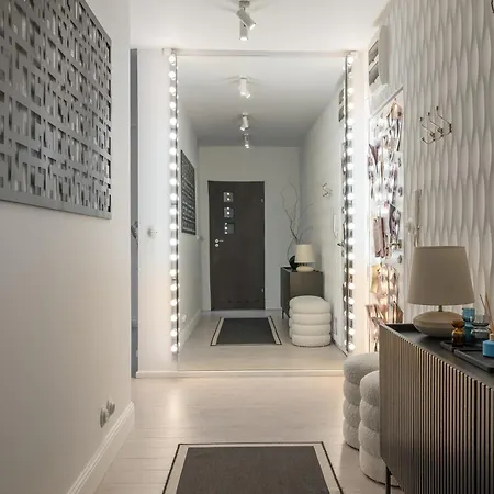 Pszczynska Modern By Bookinghost Apartamento *